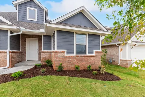 Exterior - 2800 Heather Hvn, Moore, OK 73160 photo 11 of 24