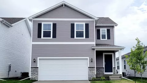 5641 153rd St, Urbandale, IA 50323