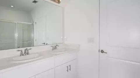 Bath - 13325 Commons Ave, Parrish, FL 34219 photo 1 of 6