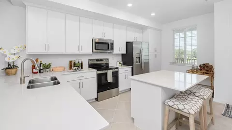 Kitchen - 17121 Jadestone Ct, Venice, FL 34293 photo 1 of 5