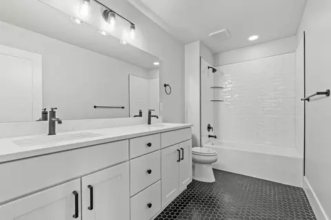 Bath - 6417 Vernon Dr, Eagle Mountain, UT 84005 photo 4 of 5