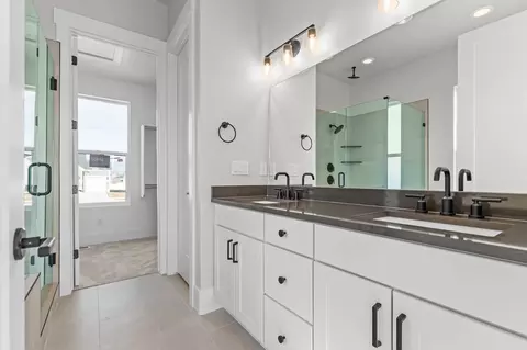 Bath - 6417 Vernon Dr, Eagle Mountain, UT 84005 photo 2 of 5