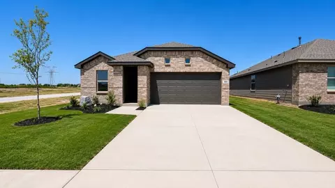 405 Babbling Brook Dr, Ponder, TX 76259