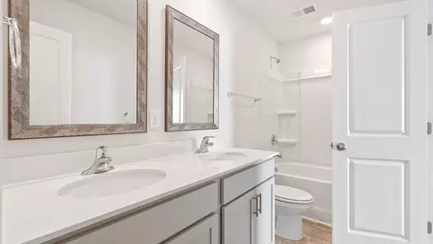 Bath - 201 Forest Brook Dr, Easley, SC 29640 photo 2 of 2