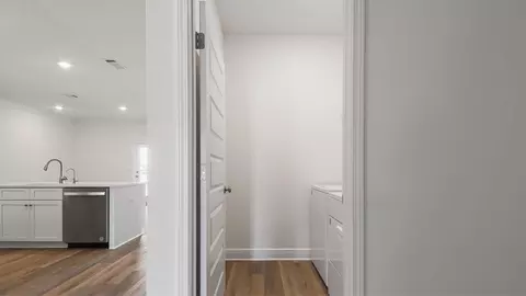 Entry Way - 140 Gray Owl Dr E, Freeport, FL 32439 photo 9 of 9