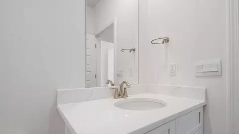 Bath - 140 Gray Owl Dr E, Freeport, FL 32439 photo 3 of 3