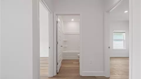 Entry Way - 140 Gray Owl Dr E, Freeport, FL 32439 photo 6 of 9