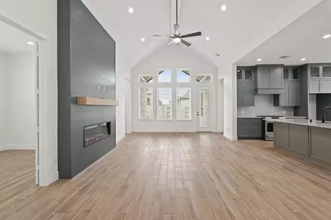 Living - 1029 Dws Pass, Conroe, TX 77306 photo 2 of 7