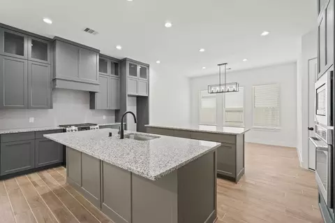 Kitchen - 1029 Dws Pass, Conroe, TX 77306 photo 2 of 5