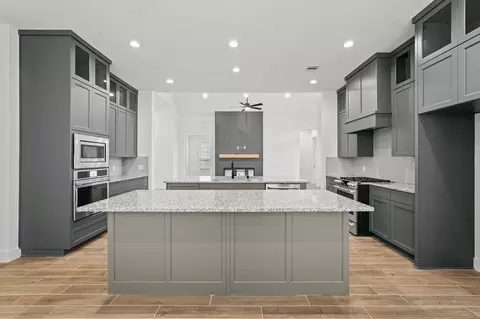 Kitchen - 1029 Dws Pass, Conroe, TX 77306 photo 4 of 5