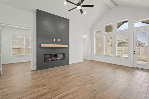 Living - 1029 Dws Pass, Conroe, TX 77306 photo 4 of 7