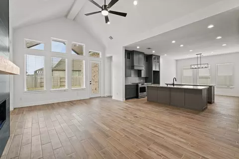 Living - 1029 Dws Pass, Conroe, TX 77306 photo 1 of 7