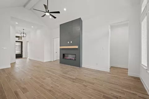 Living - 1029 Dws Pass, Conroe, TX 77306 photo 3 of 7