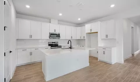 Kitchen - 9196 Players Dr, Spring Hill, FL 34613 photo 4 of 7
