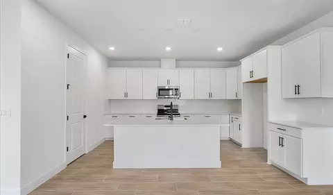 Kitchen - 9196 Players Dr, Spring Hill, FL 34613 photo 3 of 7