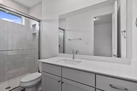 Bath - 2001 Persimmon Cove Ct, Katy, TX 77493 photo 1 of 3