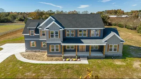 Exterior - 234 Hall Road Rd, Hampton, VA 23664 photo 10 of 11