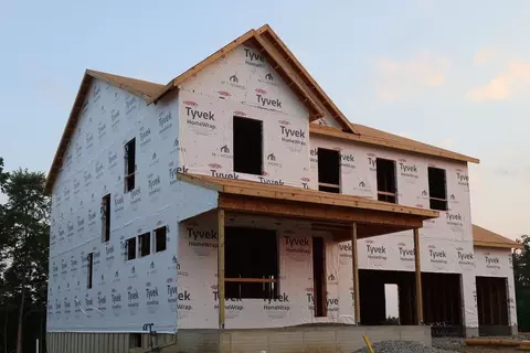 543 Creekside Loop S, Pataskala, OH 43062