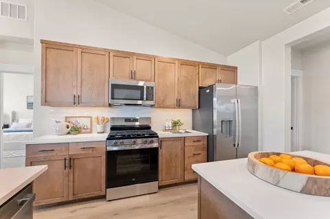 Kitchen - 2035 Sumac Ave, Middleton, ID 83644 photo 2 of 5