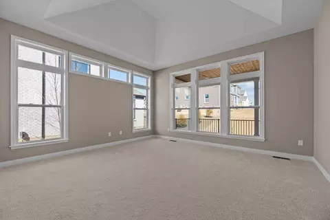 Living - 30 Morris St, Springboro, OH 45066 photo 3 of 9
