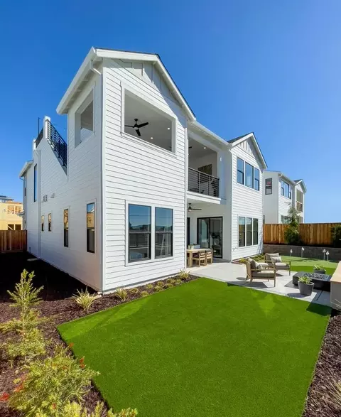 Exterior - 98 8th St, Marina, CA 93933 photo 4 of 8