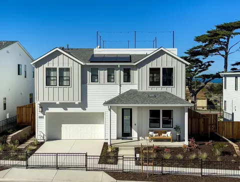 98 8th St, Marina, CA 93933