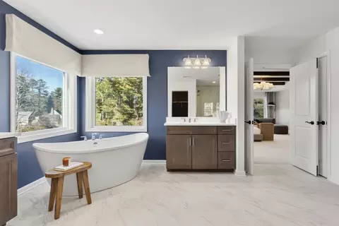 Bath - 4 Lloyd Cir, Norton, MA 02766 photo 3 of 6