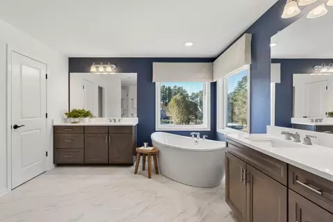 Bath - 4 Lloyd Cir, Norton, MA 02766 photo 5 of 6