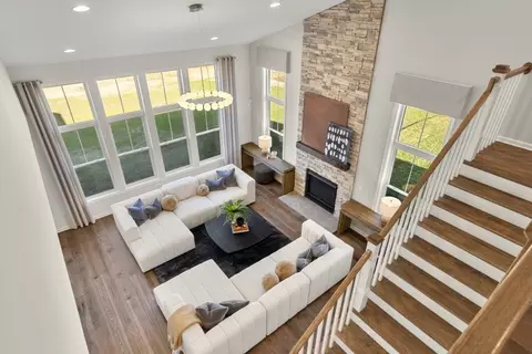 Living - 4 Lloyd Cir, Norton, MA 02766 photo 4 of 7
