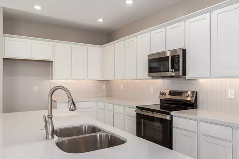 Kitchen - 1254 E Ridgerock Loop, Casa Grande, AZ 85122 photo 2 of 11