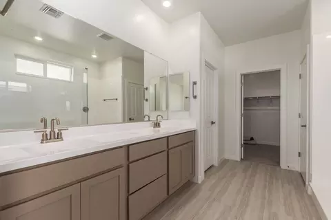 Bath - 1254 E Ridgerock Loop, Casa Grande, AZ 85122 photo 4 of 11