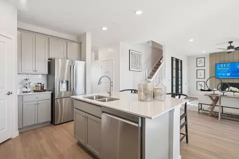 Kitchen - 22748 E 47th Dr, Aurora, CO 80019 photo 5 of 10
