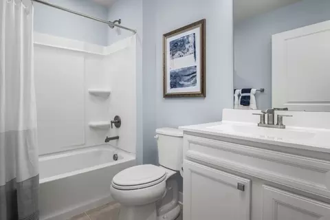 Bath - 619 Nesbe St, Lancaster, SC 29720 photo 2 of 3