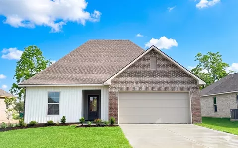 481 Garren Ln, Sulphur, LA 70665
