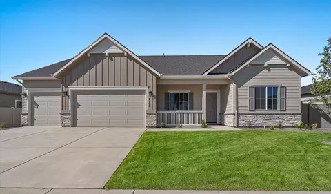 2378 N Kenora Ave, Star, ID 83669