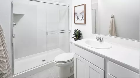 Bath - 1172 Cathy St, Galt, CA 95632 photo 2 of 4