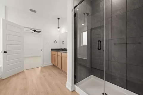 Bath - 572 Gus Loop, Georgetown, TX 78626 photo 1 of 7