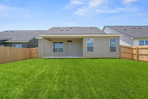 572 Gus Loop, Georgetown, TX 78626 photo 3