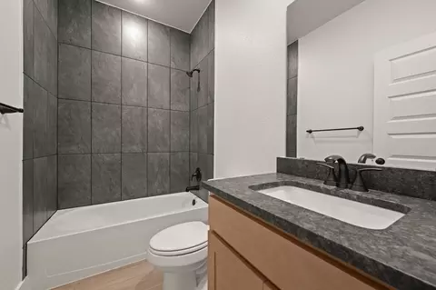 Bath - 572 Gus Loop, Georgetown, TX 78626 photo 2 of 7