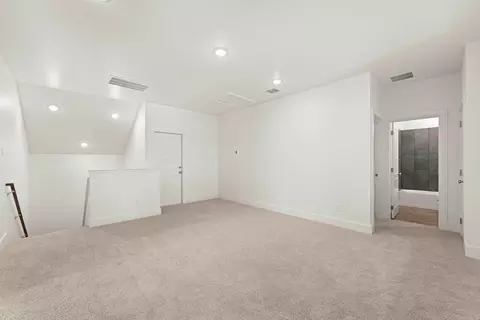 572 Gus Loop, Georgetown, TX 78626 photo 11
