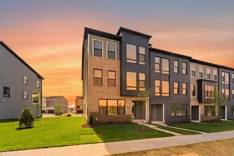 119 Summit Point Blvd UNIT 16-J, Bowie, MD 20716