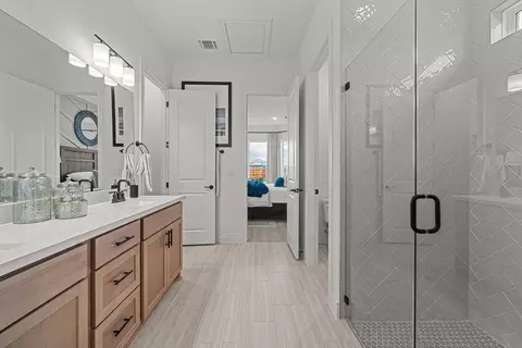 Bath - 828 Sanger Ln, Leander, TX 78641 photo 1 of 1
