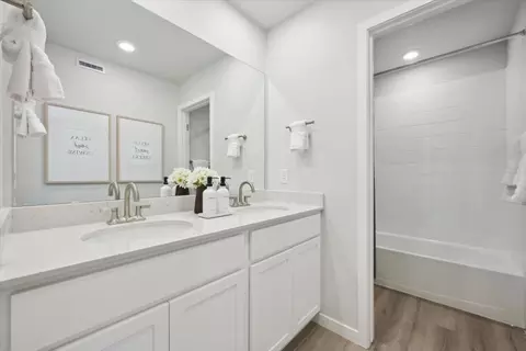 Bath - 19085 E 93rd Dr, Commerce City, CO 80022 photo 6 of 6