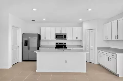 Kitchen - 18111 Mellon St, Parrish, FL 34219 photo 1 of 3
