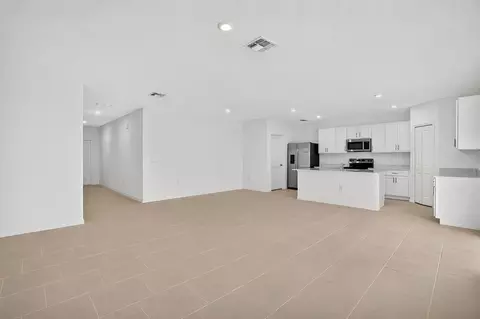 Living - 18111 Mellon St, Parrish, FL 34219 photo 1 of 1