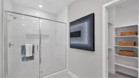 Bath - 500 Park Drive Unit #14, Carson, CA 90745 photo 1 of 4