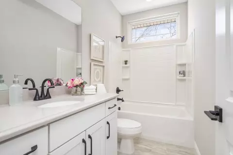 Bath - Cambrium Ct., Wentzville, MO 63385 photo 4 of 4