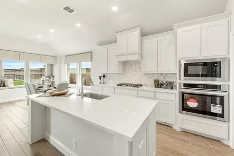Kitchen - 1154 Bailey Ranch Rd, Aledo, TX 76008 photo 2 of 7