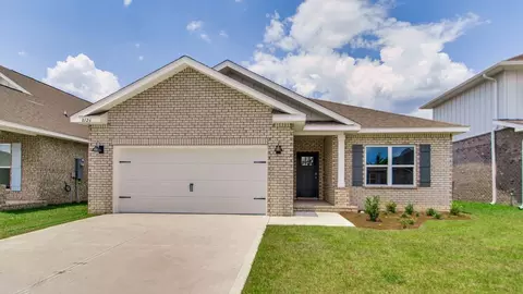 Exterior - 8181 Fir Tree Dr, Milton, FL 32583 photo 2 of 8