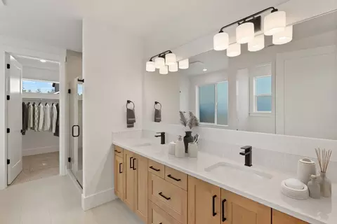 Bath - 3018 NW Celilo Ln, Bend, OR 97703 photo 1 of 1